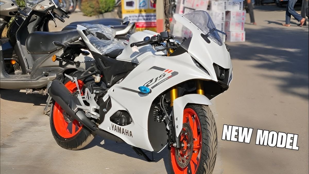 yamaha r15 v4, yamaha r15 2025, 155cc sports bike, 60 kmpl mileage bike, yamaha india, r15 v4 specs, high rpm bike, new yamaha launch, sports bike india, r15 price 2025,